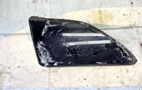Rear side window