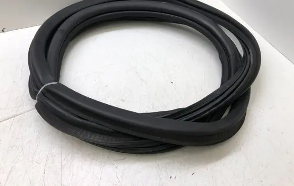 Citroen DS5 Trunk rubber seal (body) 