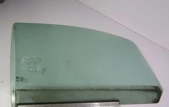 Opel Zafira B Front door window glass four-door 