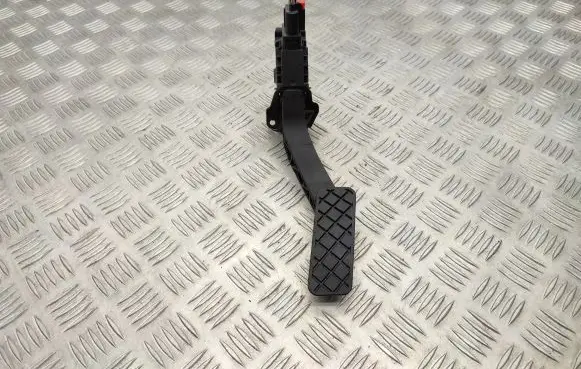 Skoda Octavia Mk3 (5E) Accelerator throttle pedal 5Q2723503D