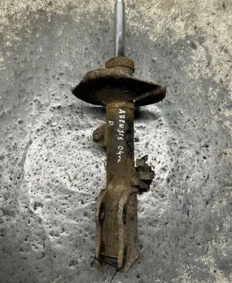 Toyota Avensis T250 Front shock absorber/damper