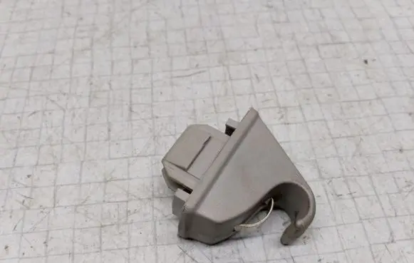 Mitsubishi Space Star Sun visor clip/hook/bracket 