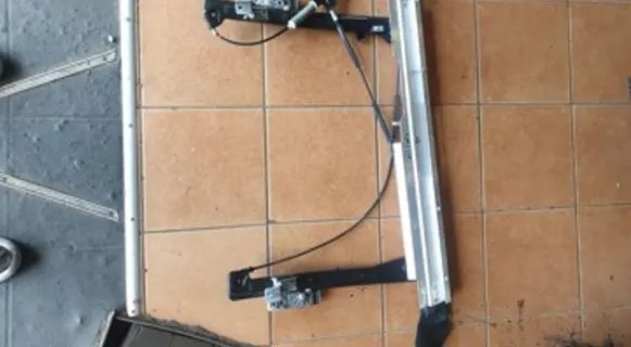 Mini One - Cooper Coupe R56 Front window lifting mechanism without motor S04704 RM09976
