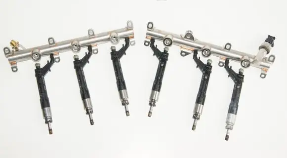 Audi A8 S8 D5 Fuel injector 06M906036R