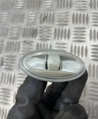 Front fender indicator light
