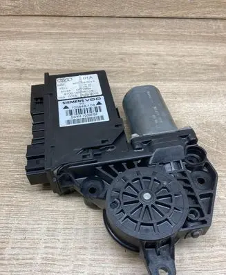 Audi A4 S4 B7 8E 8H Front door window regulator motor 8E0959801A 5WK7009EBF