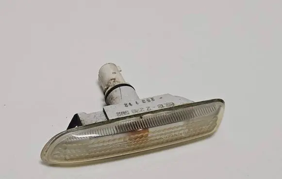 BMW 3 E46 Front fender indicator light 2228592 253112