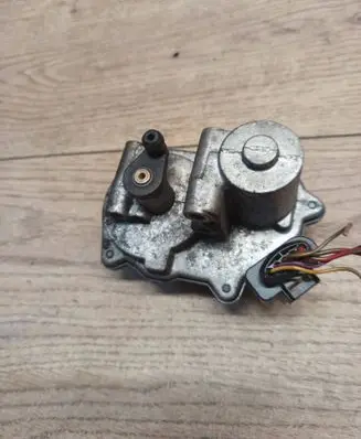 Audi A5 8T 8F Intake manifold valve actuator/motor A2C92454100