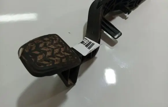 Toyota Yaris Brake pedal 