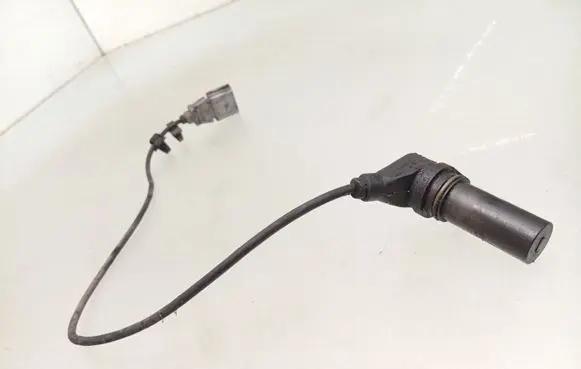 Seat Alhambra (Mk1) Crankshaft position sensor 038907319D