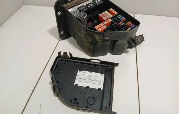 Volkswagen Phaeton Fuse box set 3D1937499F