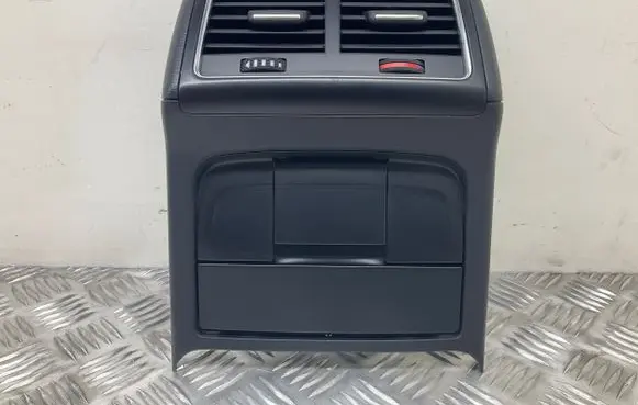 Rear air vent grill