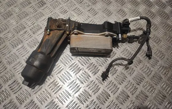 Chrysler Crossfire Oil filter cover 6790424411A3