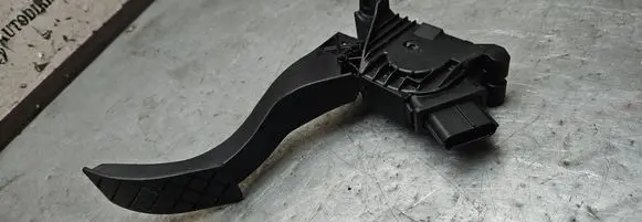Volkswagen Golf VII Accelerator throttle pedal 5Q1723503H 6PV01062111