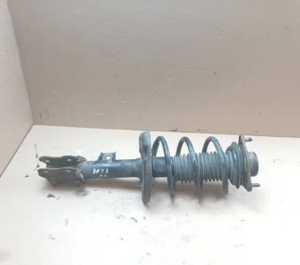 Hyundai i40 Front shock absorber with coil spring 546513Z130
