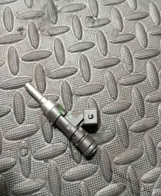BMW 5 E60 E61 Fuel injector 7834893