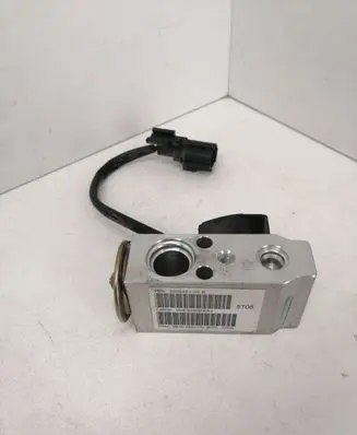 Tesla Model X Air conditioning (A/C) expansion valve 600848100B