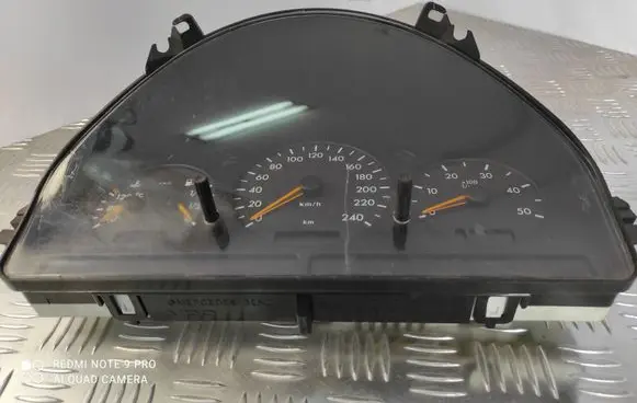 Mercedes-Benz Sprinter W901 W902 W903 W904 Speedometer (instrument cluster) 3319210087