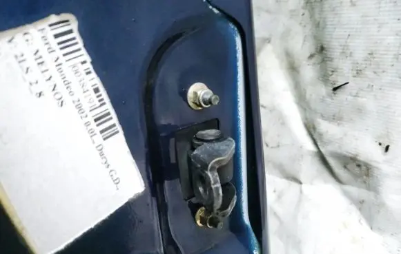 Ford Mondeo Mk III Rear door check strap stopper