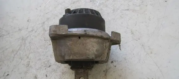 BMW 5 F10 F11 Engine mount bracket 68623513