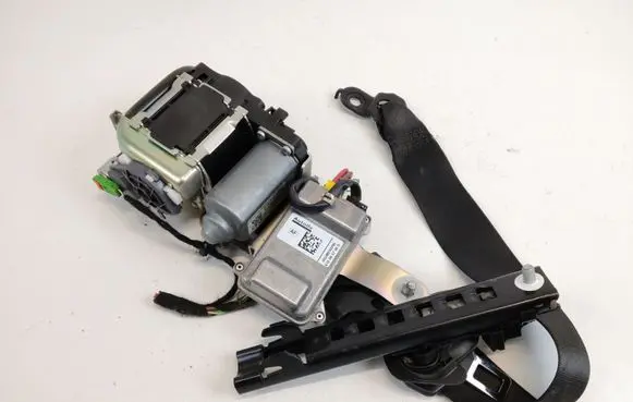 Mercedes-Benz C W204 Front seatbelt A2048606785