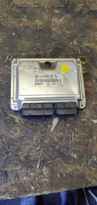 Audi A6 S6 C6 4F Engine control unit/module 8e0907402J