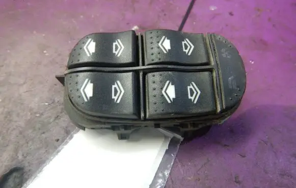 Ford Focus Quarter vent window switch 98AB14A132DE