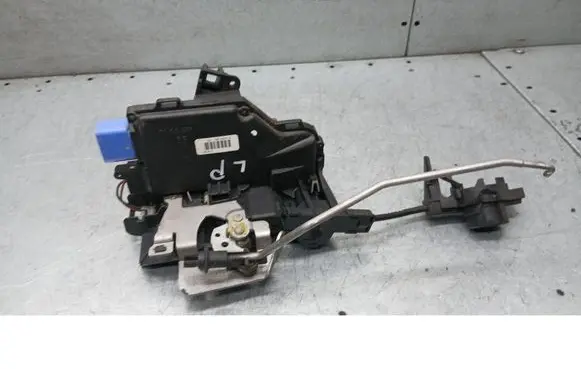 Audi A8 S8 D3 4E Front door lock 4E1837015