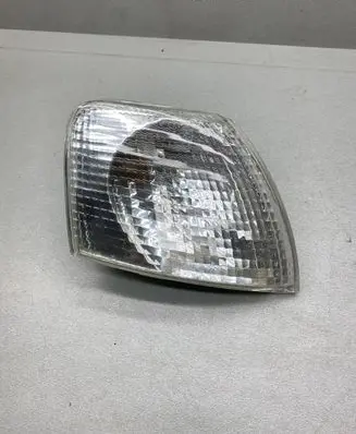 Volkswagen PASSAT B5 Front indicator light 084411516