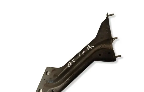 Audi Q5 SQ5 Fender mounting bracket 8R0821135