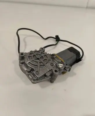 Audi A8 S8 D2 4D Rear door window regulator motor 4D0959801 0531526101