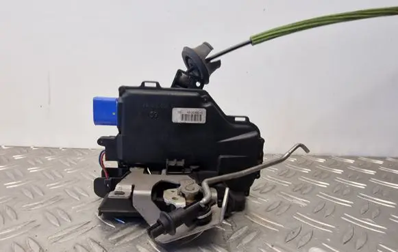Audi A8 S8 D3 4E Rear door lock 4E0839015