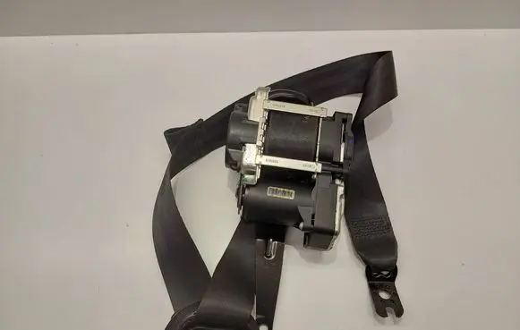 Volkswagen PASSAT B8 Front seatbelt 631627100B 4H0857731C