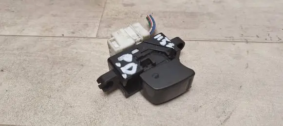 Nissan X-Trail T30 Electric window control switch 