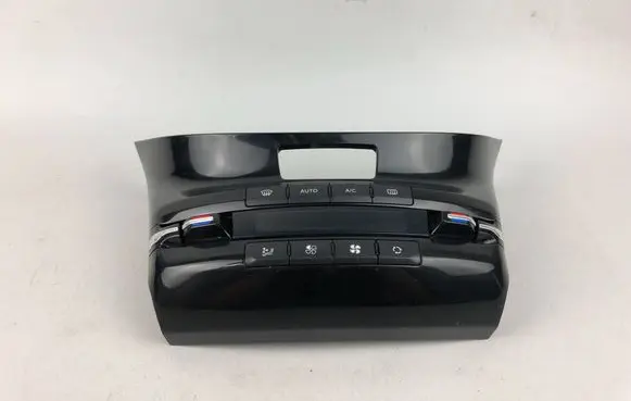 Peugeot 208 Climate control unit E1063150