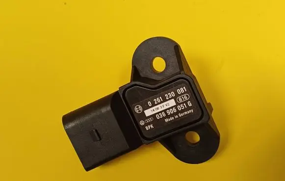 Volkswagen Touran I Air pressure sensor 0261230081 036906051G