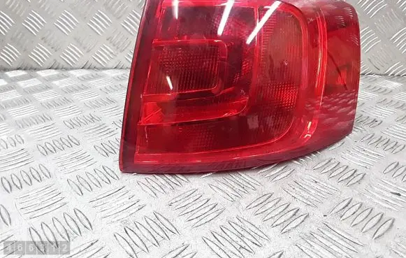 Volkswagen Jetta VI Rear/tail lights 5c6945096