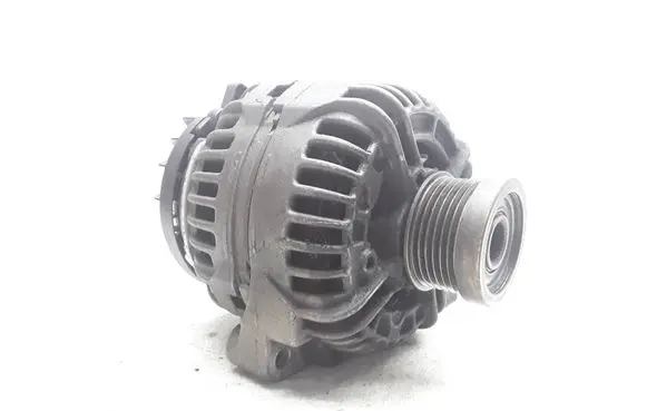 Volvo XC70 Generator/alternator 30667787 0124525060