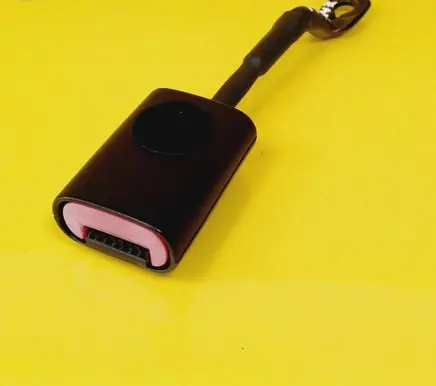 Front seatbelt buckle