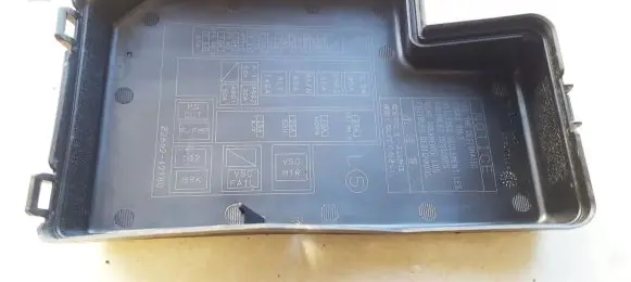 Toyota RAV 4 (XA30) Fuse box cover 8266242180 82662-42180