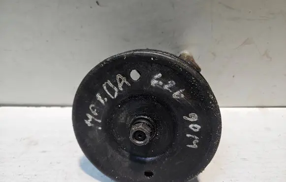 Mazda 626 Power steering pump G21132600D