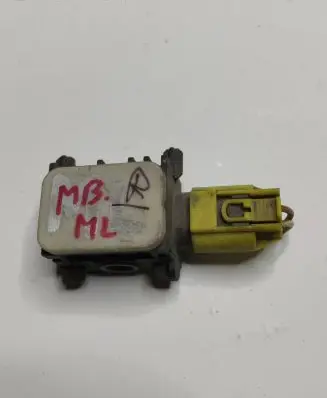 Mercedes-Benz ML W164 Airbag deployment crash/impact sensor 0038202926 060907 403870