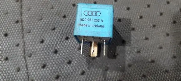 Audi A6 S6 C5 4B Other relay 8D0951253A 373