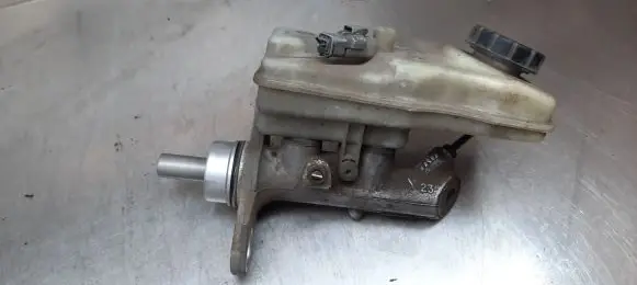 Renault Megane II Master brake cylinder