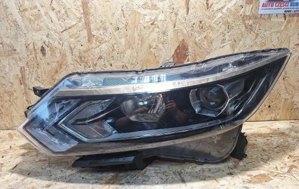 Nissan Qashqai Headlight/headlamp