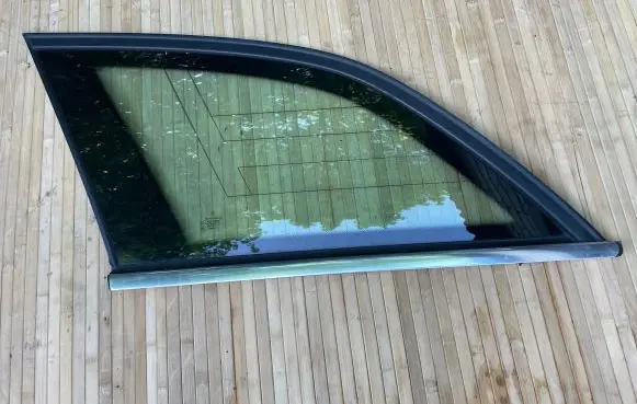 Mercedes-Benz C W204 Rear side window A2046701154