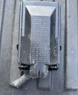 Infiniti FX Fuse module 284B9JK000 7154923030 JN1TDNS51U0451571