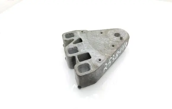 Volkswagen Transporter - Caravelle T5 Engine mounting bracket 7E0199207