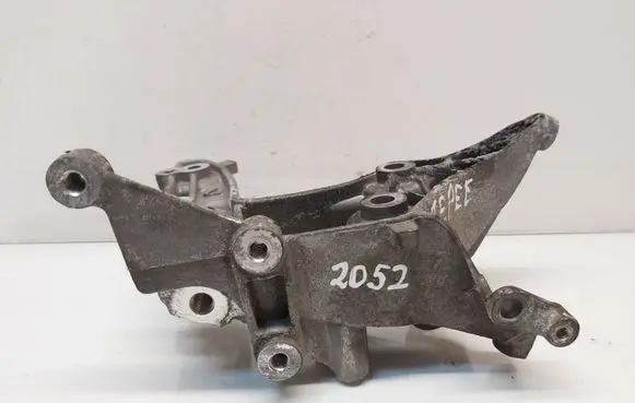 Peugeot Partner Engine mounting bracket 9684613880