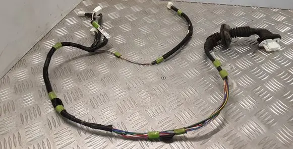 Toyota RAV 4 (XA30) Rear door wiring loom 8215342161 27902 8215327902